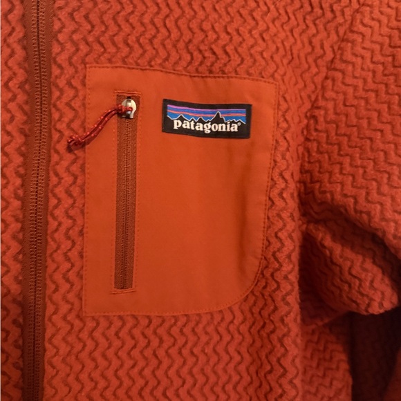 Patagonia Women's R1 Hooded Jacket NWOT - Picture 5 of 6